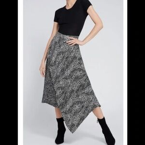 Alice + Olivia Danita Double Layer Skirt. Size: 2. Excellent condition 🖤
